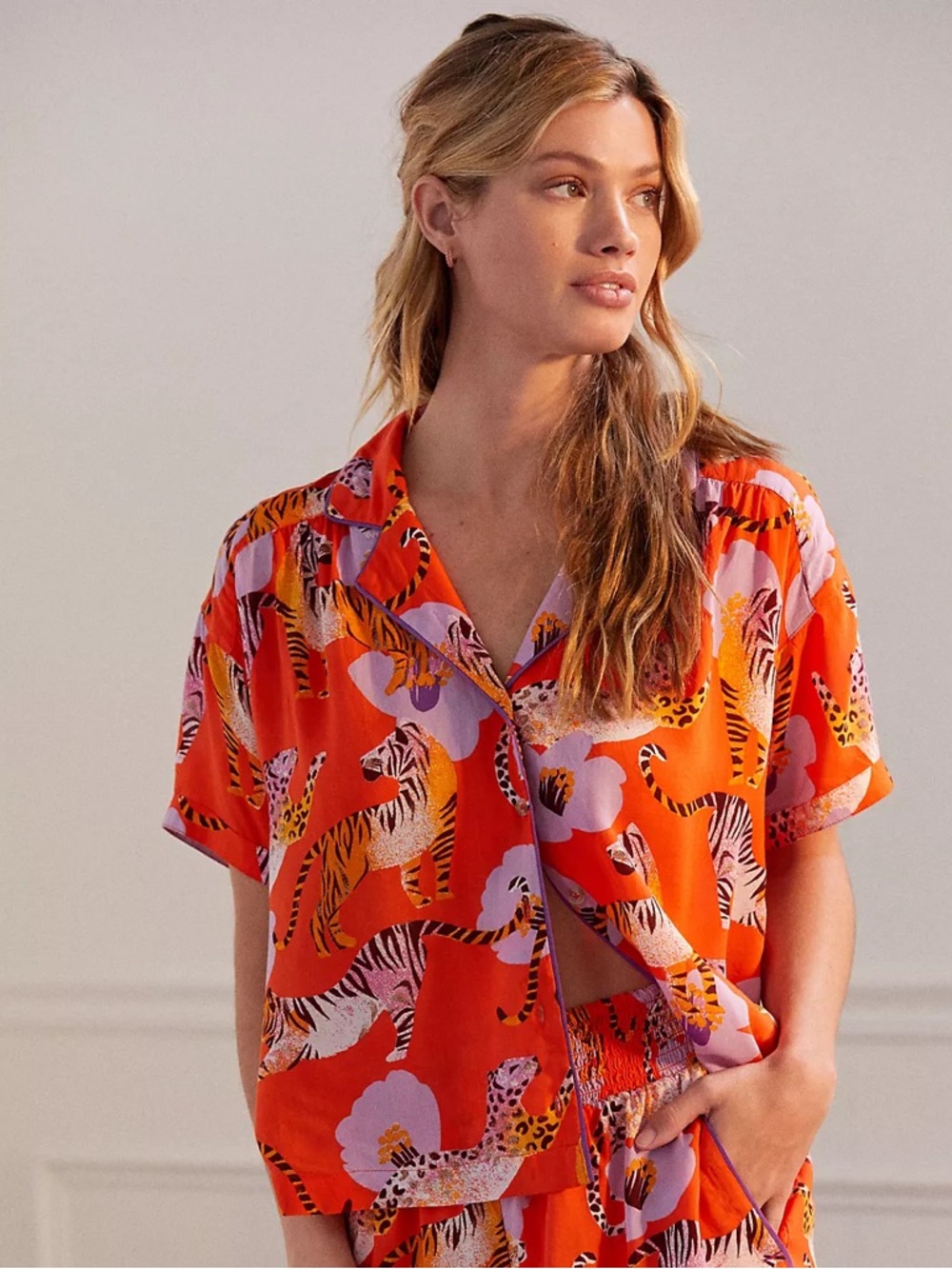 ANTHROPOLOGIE Featuring Claire Colin Dreamer Cheetah & Purple Flower Print Shirt